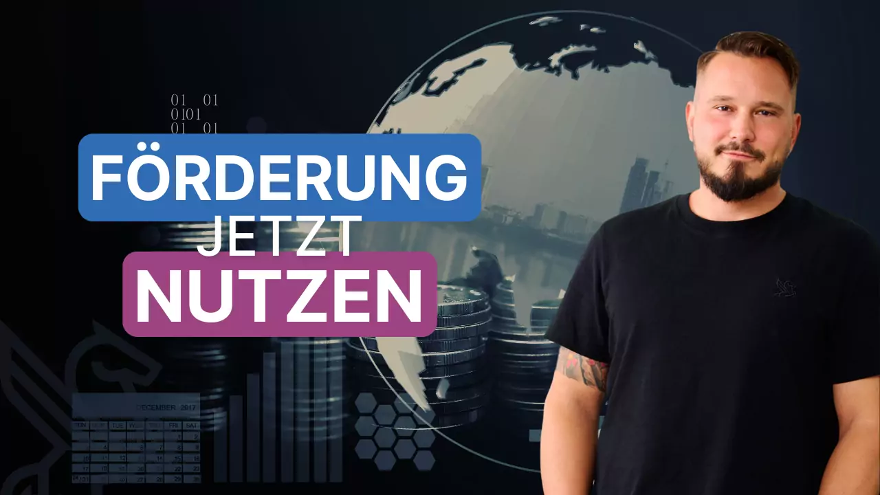 Geschäftsführer von Againstmedia vor Finanz- und Weltkarten-Grafik mit dem Titel: Förderung jetzt nutzen – Digitalisierungsoffensive 2025.